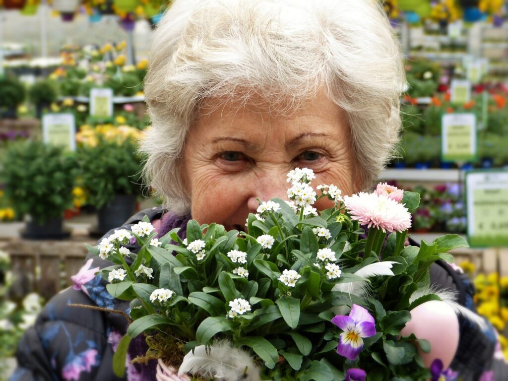 woman-seniorin-flower-wallpaper-4792038 woman, seniorin, flower wallpaper-4792038.jpg